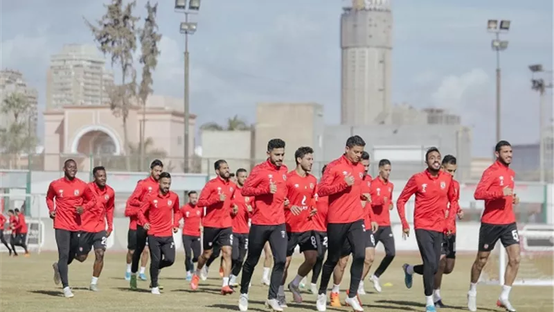 الاهلى يختتم تدريباته قبل السفر الى قطر