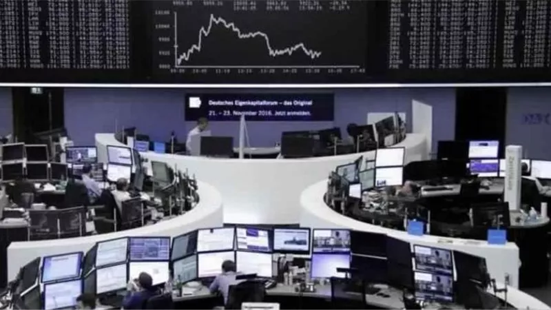 تراجع الأسهم الأوروبية بعد بطء طرح لقاحات كورونا