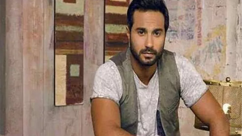 بكلمات مؤثرة.. كريم فهمى ينعى محمد الصغير