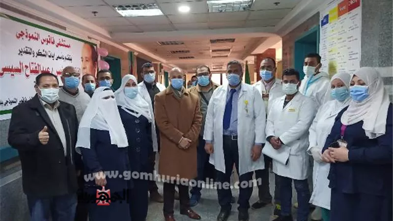 مدير صحة الشرقية يتلقي لقاح كورونا بعد تطعيم الفرق الطبية بأقسام العزل في مستشفي فاقوس..صور