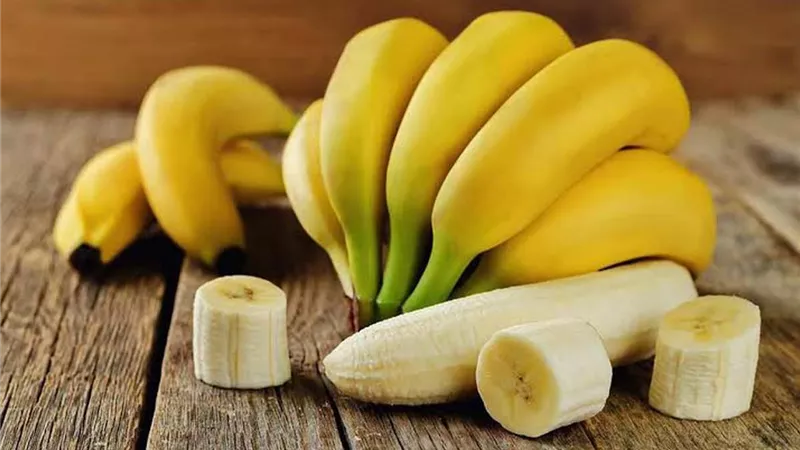 3 طرق لتناول الموز تفيد في إنقاص الوزن