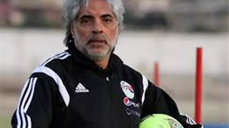«خلاني أشرب معاه».. أحمد ناجي يروي قصة تدخين إكرامي للسجائر.. ويكشف عن رأيه في المقارنة بين إكرامي وثابت البطل