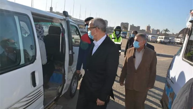 محافظ القليوبية يتابع الإلتزام بالإجراءت الإحترازية في موقف مسطرد