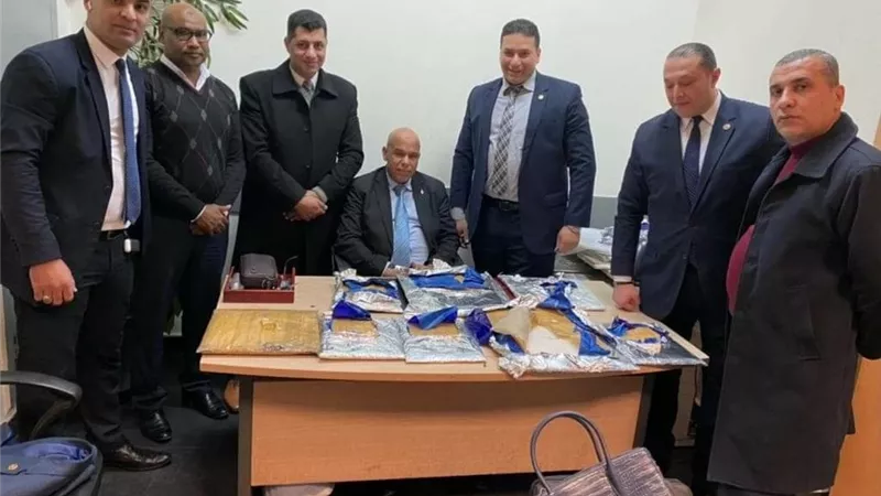 احباط تهريب 10 كجم من مخدر «الآيس» مع راكبين من جنوب افريقيا