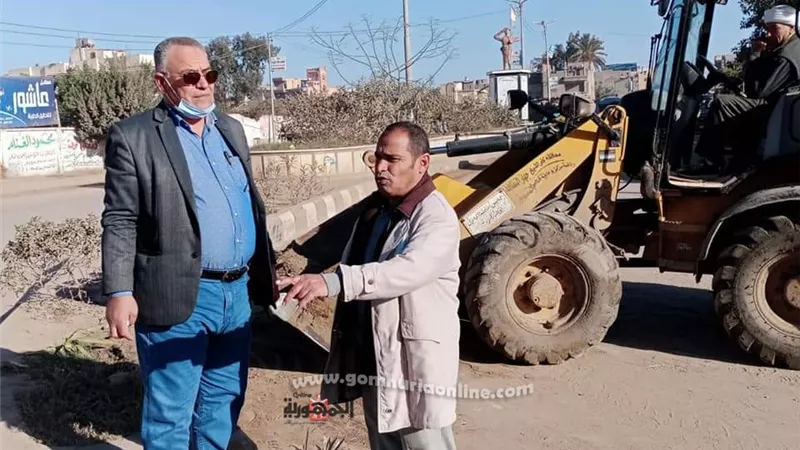 رئيس مركز ومدينة الحامول يشرف علي أعمال النظافة والإنارة العامة بالمدينة والقري