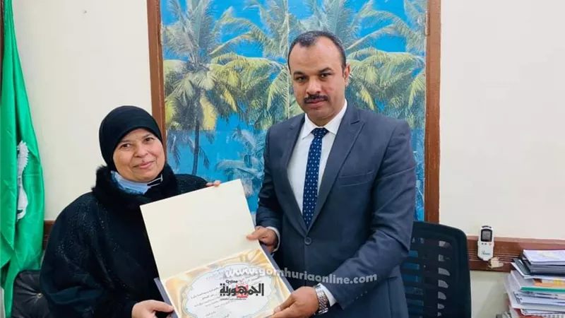 مدرية القوى العاملة بالشرقية تكرم المهندسة عزة عطالله مدير وحدة بحوث السلامة بالعاشر