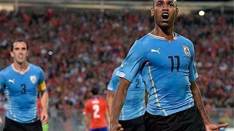 بيراميدز يقيد أسامة جلال ودييجو رولان في القائمة الأفريقية