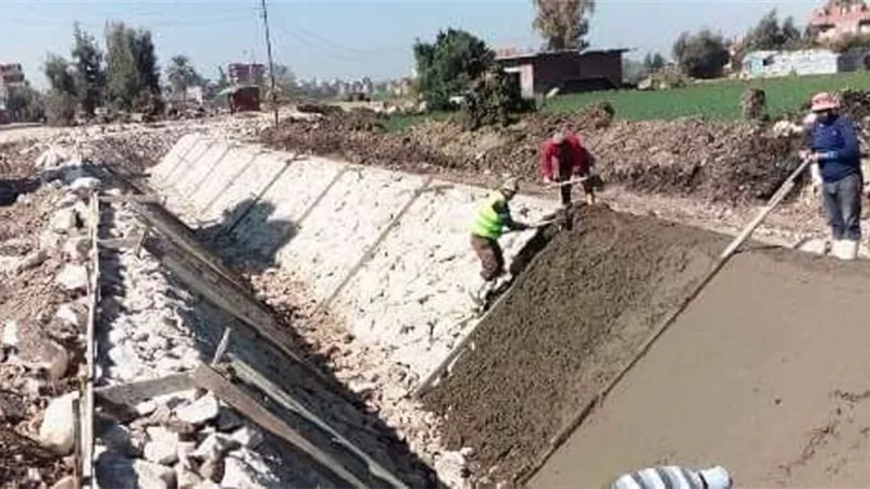 محافظ الشرقية يُتابع أعمال تأهيل وتبطين ترعة الجزيرة السفلى بطول ١٦ كيلو مترًا وبتكلفة ٦٠ مليون جنيه