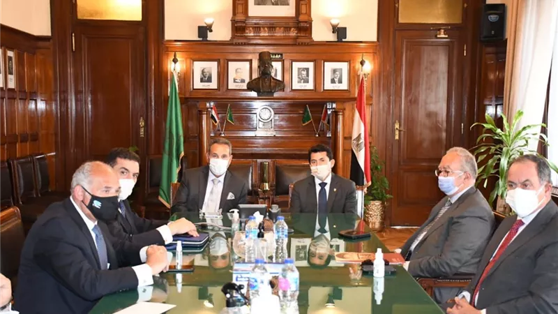 وزيرالشباب يستعرض خطة صندوق دعم الرياضة لرعاية الابطال والموهوبين