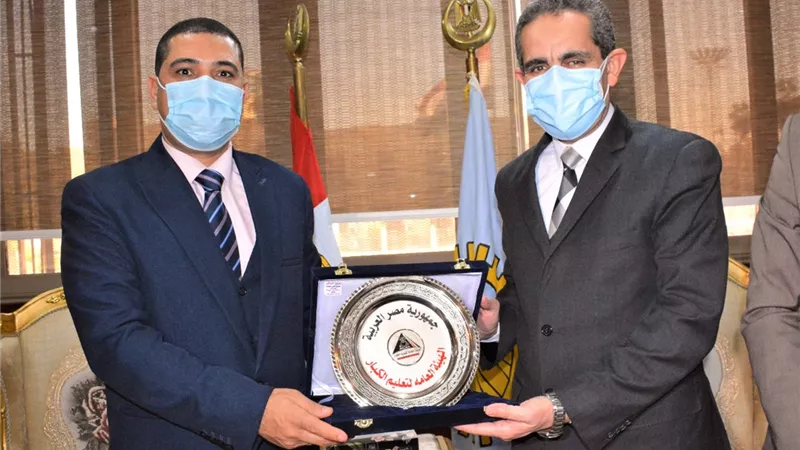 محافظ الغربية يستقبل رئيس جهاز الهيئة العامة لتعليم الكبار ومحو الأمية