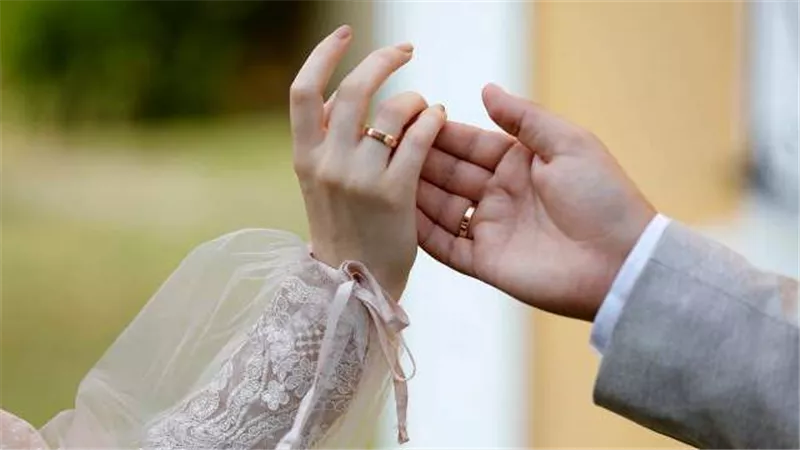 داعية يكشف مشاكل زواج التجربة ويؤكد: يشمل شروطا تخالف شرع الله