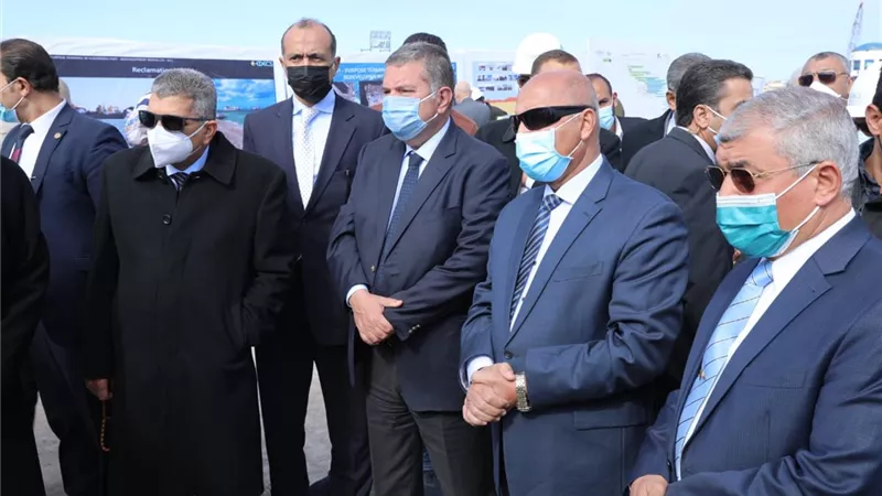 وزيرا النقل وقطاع الأعمال ورئيس قناة السويس يتفقدون محطة متعددة الأغراض بميناء الاسكندرية