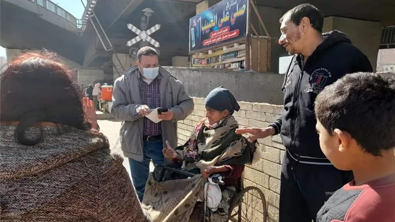 انقاذ مسنه معاقه من التسول ببنى سويف