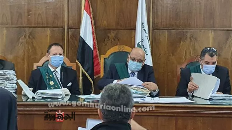 عقاب موظفه شهرت بمديرها للتهرب من رد قرض