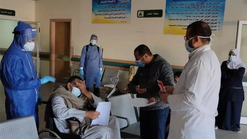 خروج ٣ حالات من مصابى كورونا من مستشفى قفط التعليمى