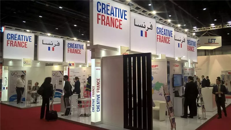 السفير الفرنسي: 