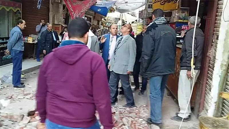 محافظ كفرالشيخ يوجه بالإخلاء الفوري وإزالة عقار بالنقراشي
