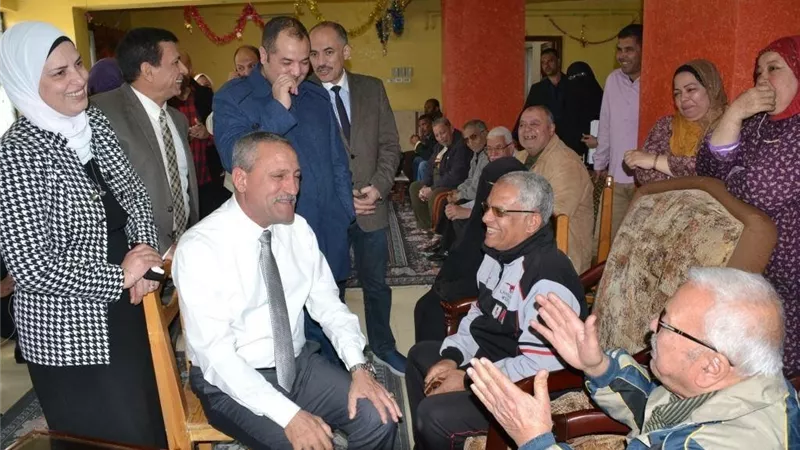 محافظ الاسماعيلية: المسنين طلباتهم اوامر والمواصلات وجميع الشواطئ مجانا