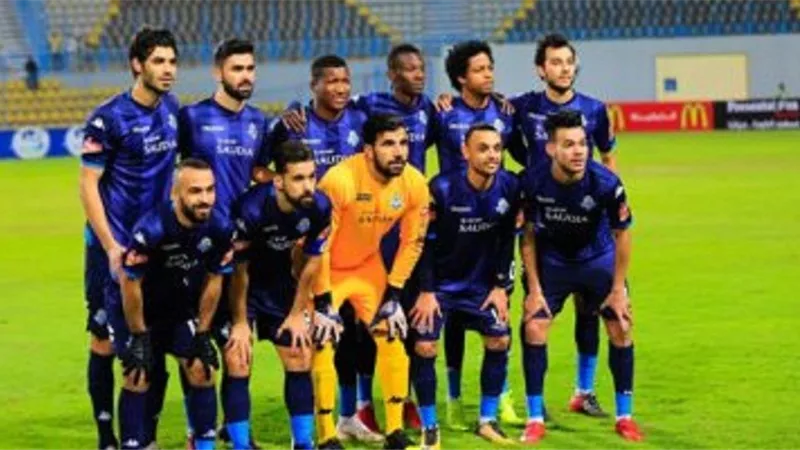طاقم تحكيم صربى لإدارة مباراة بيراميدز وسموحة