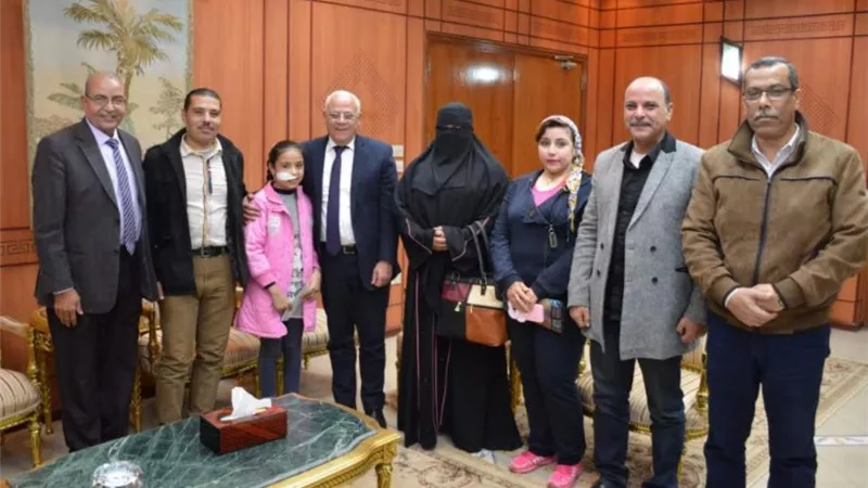 علاج الطالبة يارا على نفقة المحافظة ببورسعيد