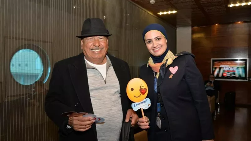 مصر للطيران تحتفل مع المسافرين بـ