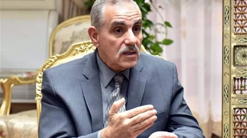 محافظ أسيوط يتفقد مشروعات الاسكان الاجتماعي