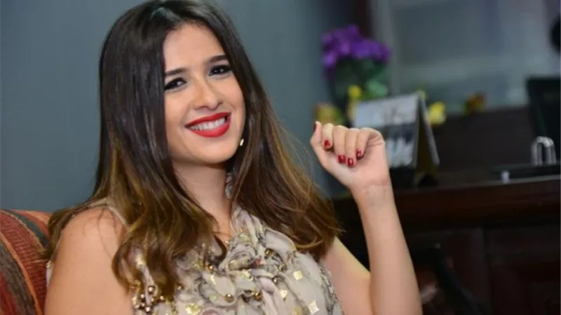بالصور.. ياسمين عبدالعزيز في عيد الحب: ما تشوف جوزك يا إسماعيل بيه