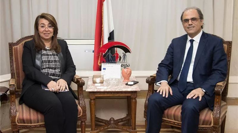 والى :الحكومة تعمل على بناء الانسان وتوفير فرص عمل للشباب
