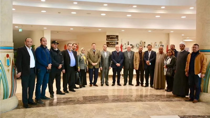 محافظ الأقصر يزور مستشفى شفاء الأورمان