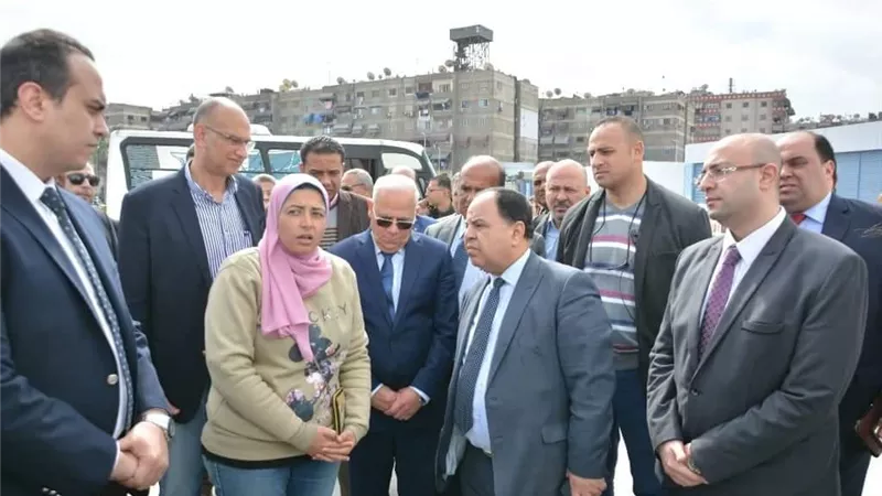 محافظ بورسعيد ووزير المالية يتفقدان موقف تنفيذ مستشفى الأورام