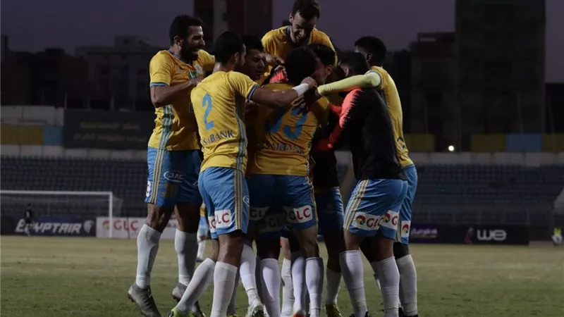 محمود متولى يحرز الهدف الثاني للأسماعيلي في شباك النجوم