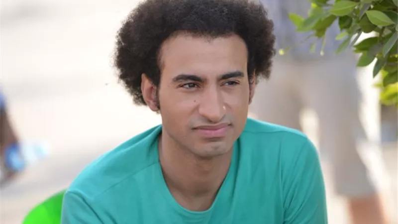 على ربيع يشوق جمهوره بفزورة بمليون جنيه ..صور