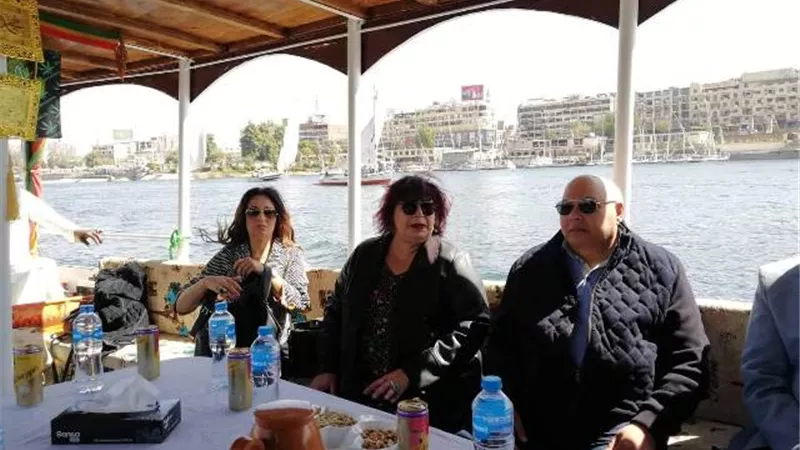 وزيرة الثقافة تشارك باحدى المراكب فى انطلاق مهرجان اسوان الدولى للثقافة باسوان