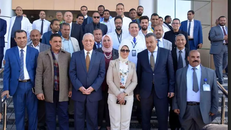 وزيرة الصحة تفتتح المركز الطبى بالكرنك بعد تطويره