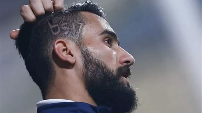 صراع الأهلي والزمالك يطيح بباسم مرسي من سموحة