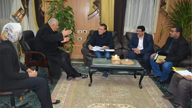 محافظ الوادي الجديد يلتقي وفد الهيئة العربية للتصنيع لبحث عدد من المشروعات