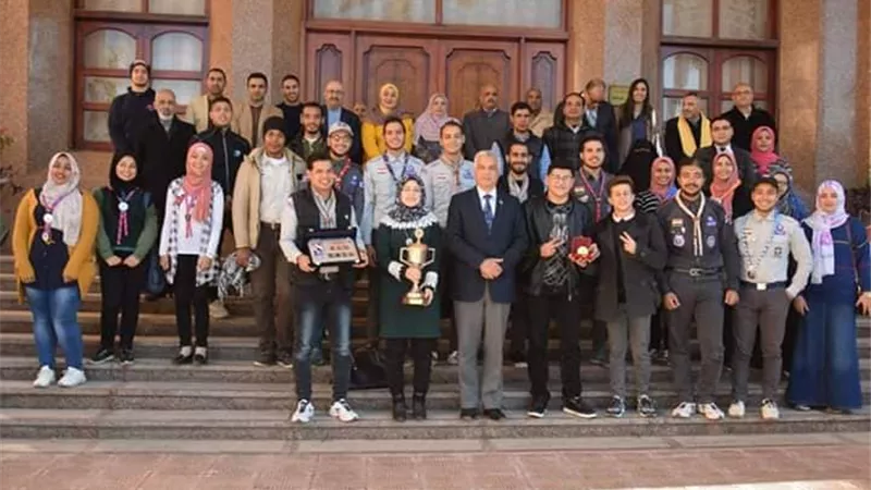 مبارك يكرم طلاب جامعة المنوفية المتميزين في أسبوع شباب الجامعات بكفر الشيخ