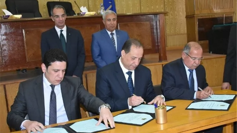 توقيع مذكرة تفاهم بين وزارة الاتصالات ومحافظة اسوان لتحقيق التنمية المستدامة للمواطنين