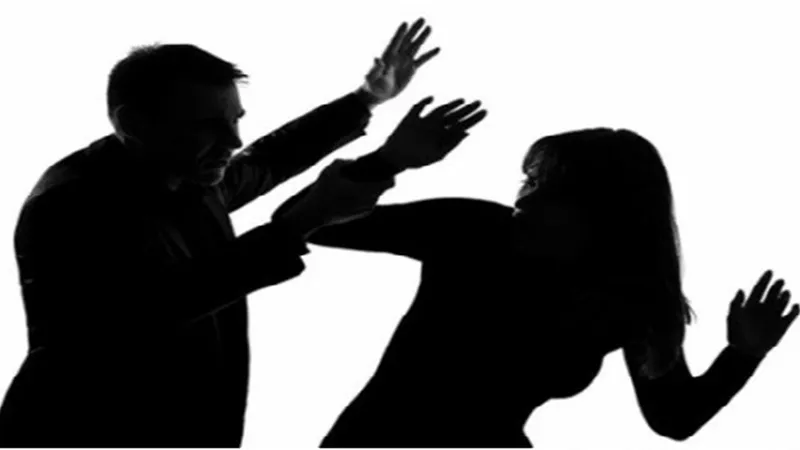 ترفض الاعتراف بطفلها .. والسبب كرهها للرجال