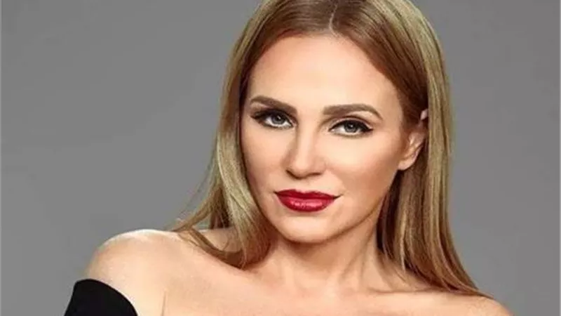 شرين رضا توجه رسالة لمسئولى مطار القاهرة