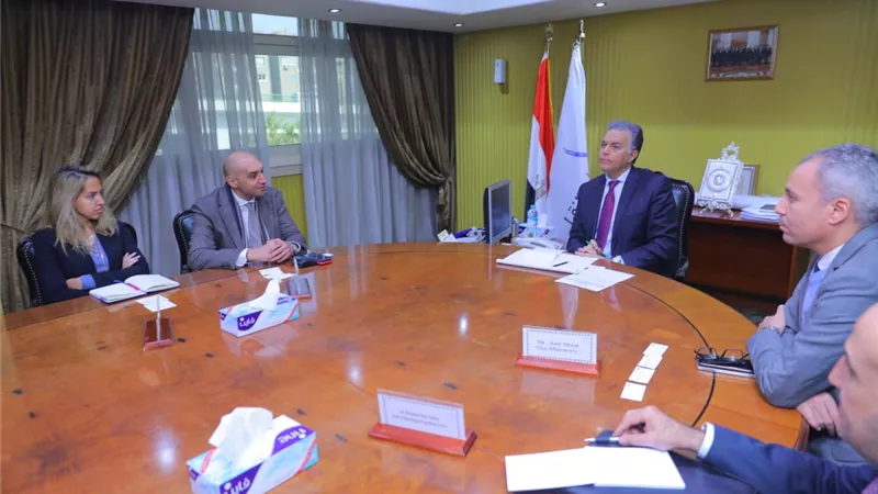 عرفات يبحث تفعيل الاقتصاد الرقمي في النقل