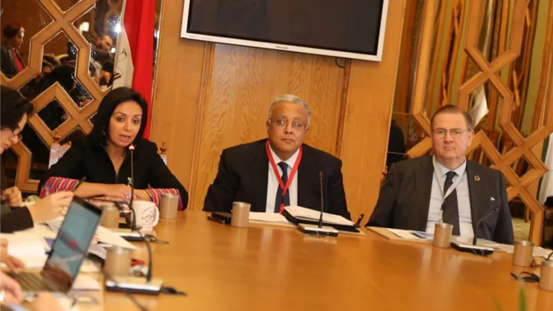 مساعد وزير الخارجية يلتقى مع سفراء وممثلي السفارات الغربية