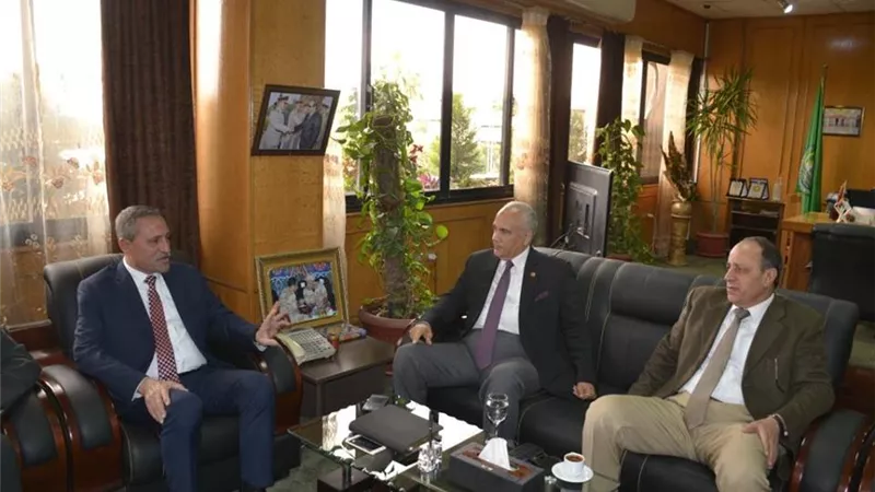 بالصور .. محافظ الإسماعيلية يستعرض التعاون مع هيئة قضايا الدولة