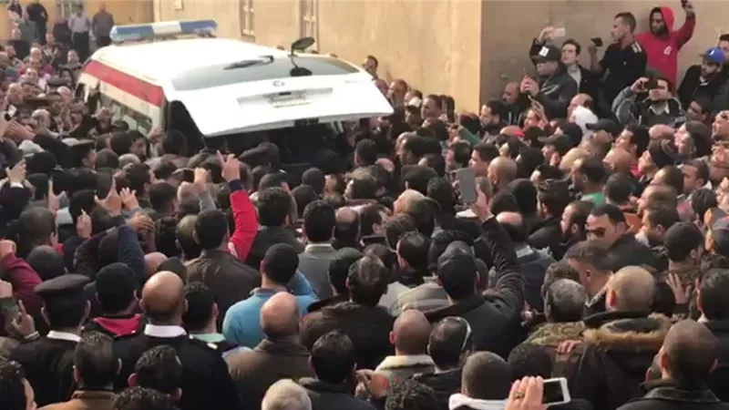 بالفيديو.. هتافات ضد الإرهاب وزغاريد للنساء بجنازات شهداء حادث الدرب الأحمر