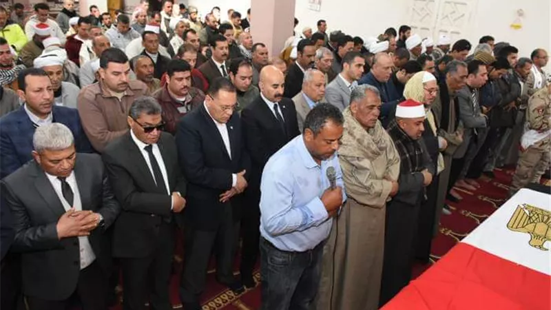 غراب وجرير يُشاركان فى تشييع جثمان شهيد الواجب إبن عزبة السلطان خضر