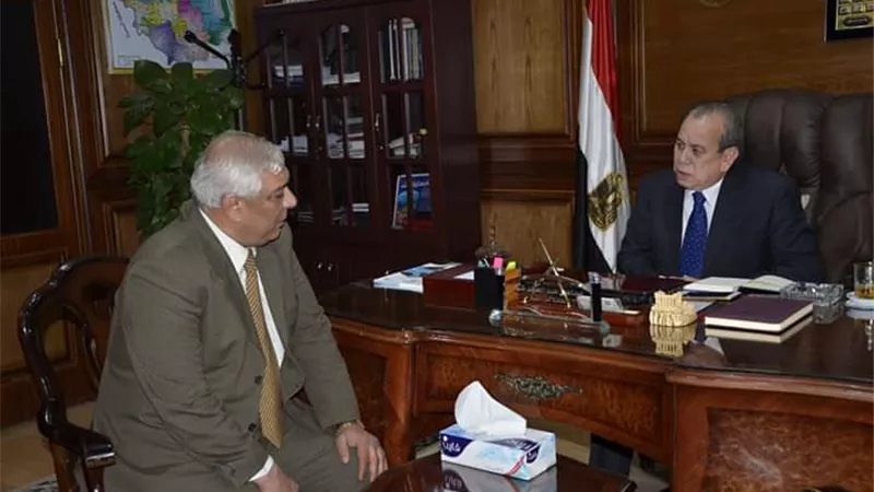 محافظ كفرالشيخ يتابع استكمال مشروعات الصرف الصحي المتأخرة في قريتي دمنكة والفم الصعيدي بدسوق
