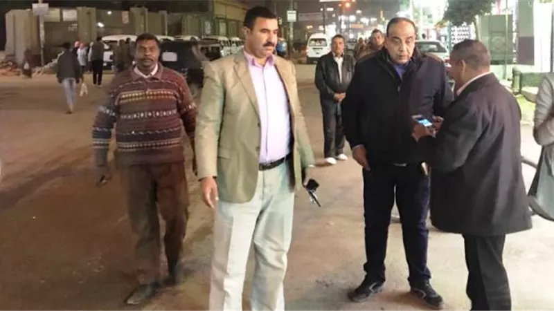 رئيس مدينة الخانكة الجديد يقود حملة اشغالات ليلا .. صور