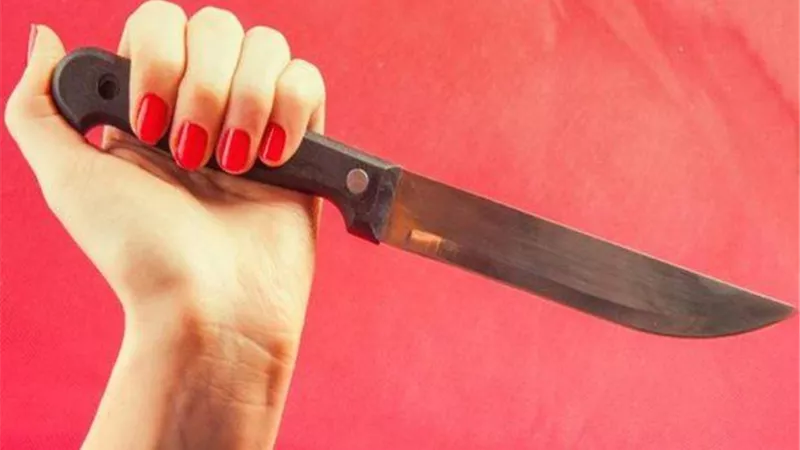 تقتل شقيقتها وتحتفظ بجثتها فى الثلاجة 18 عاما