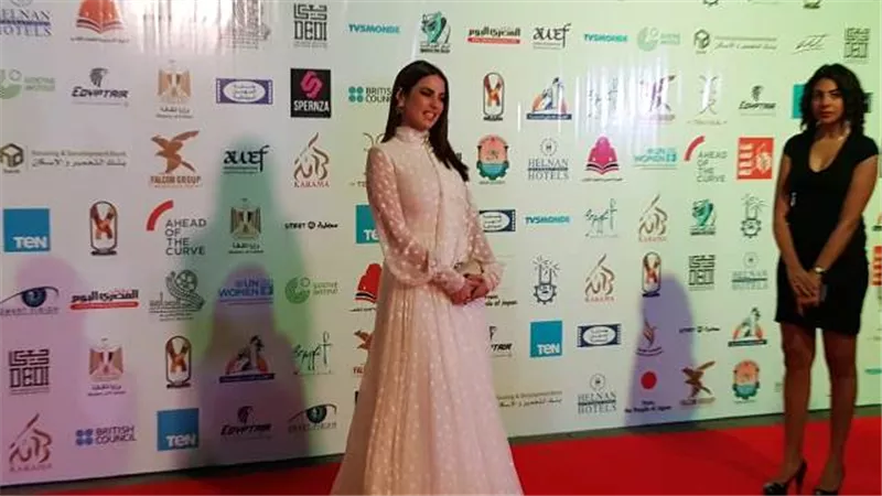منه شلبى ودرة تتصدران انطلاق الدورة الثالثة من مهرجان أسوان السينمائي الدولي لأفلام المرأة .. صور