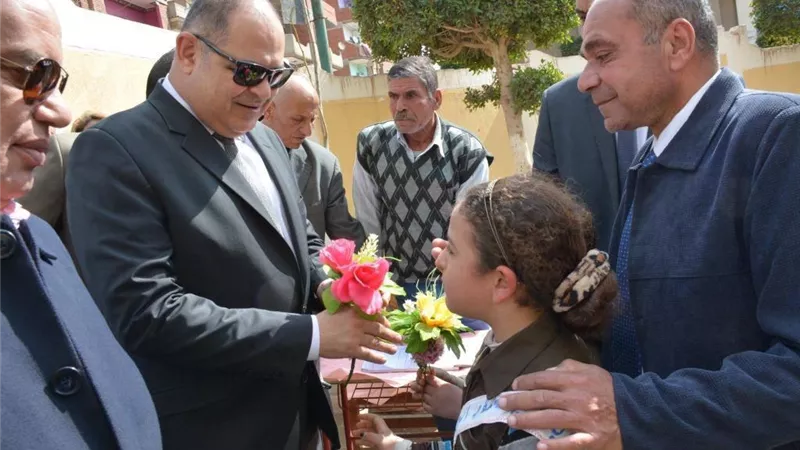 محافظ الغربية يفتتح عدداً من المدارس بمركز طنطا ويشكل لجنةمن التفتيش لمراجعة المبانى